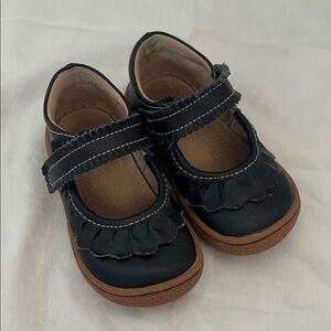 Livie & Luca Black Kids Mary Jane Ruche Shoes size 6